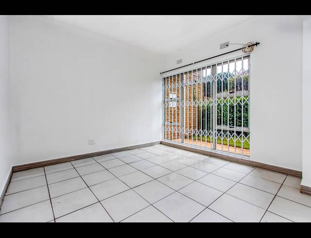 3 BEDROOM DUPLEX RENTED IN CONSTANTIA KLOOF